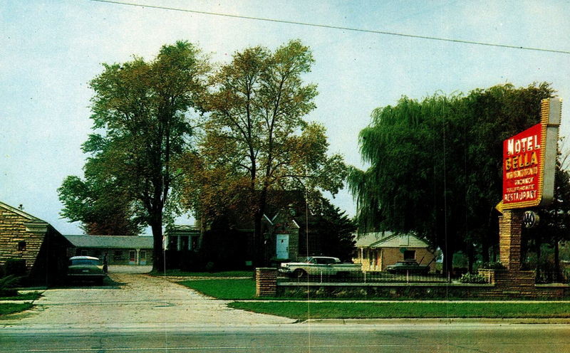 Bella Motel - Vintage Postcard